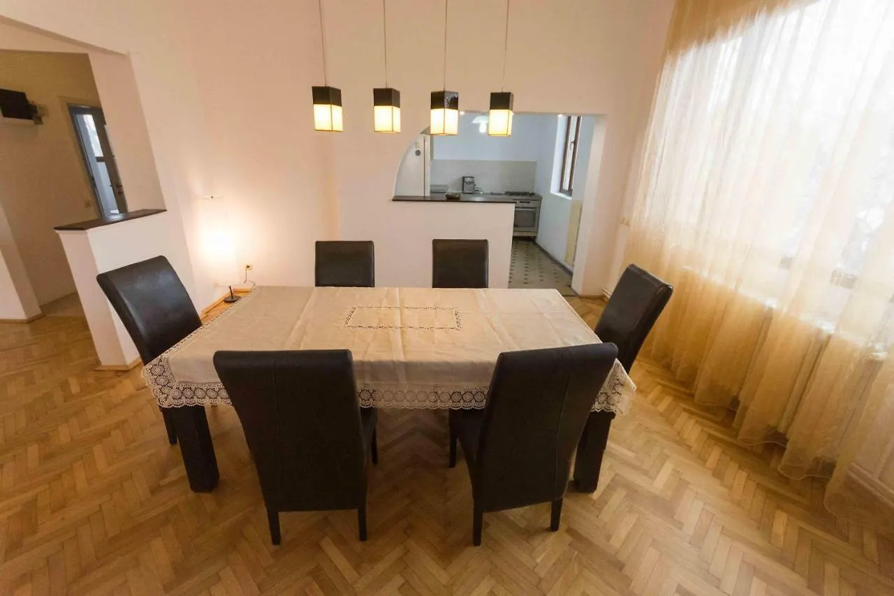 Diana'S Lägenhet Bukarest